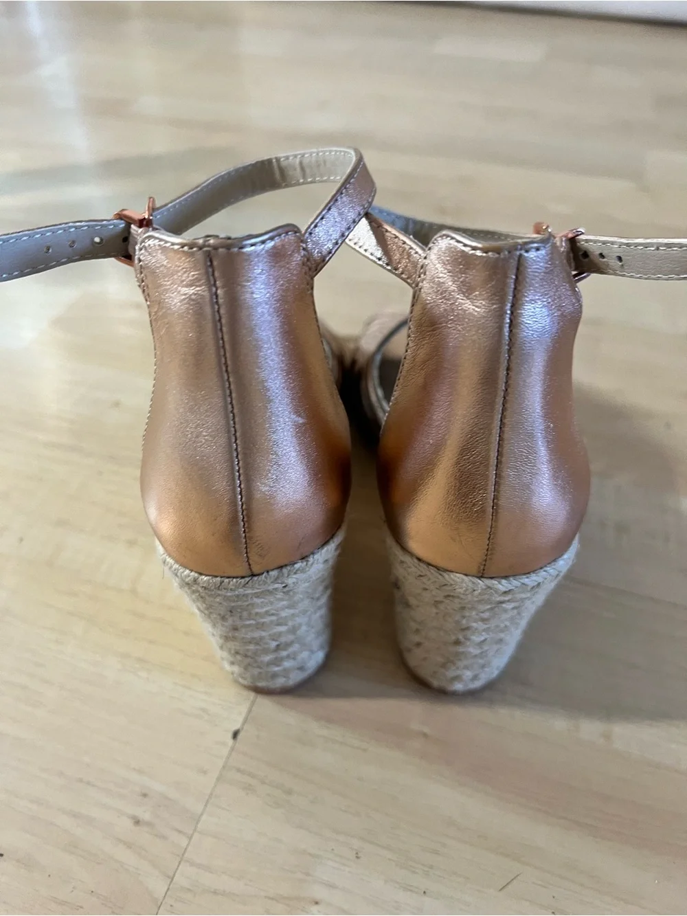Seychelles Wedge Sandals Womens 9 Rose Gold Metallic Leather Ankle Strap Shoes